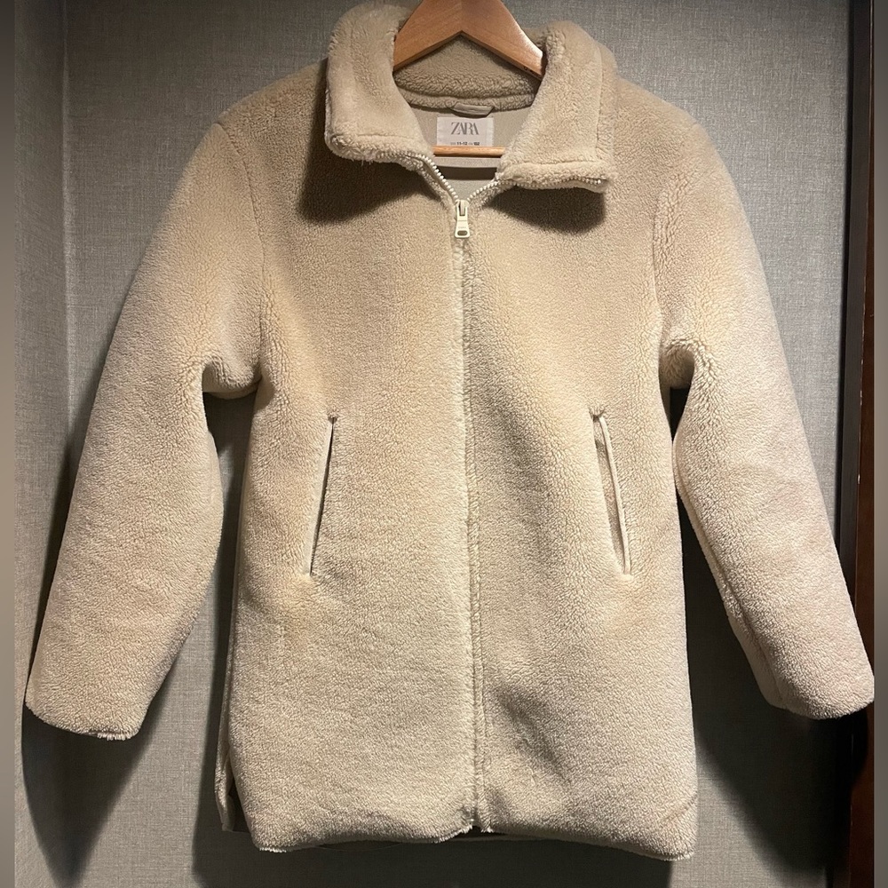 Zara Girls (New) faux fur coat Size 11/12 Color Cream